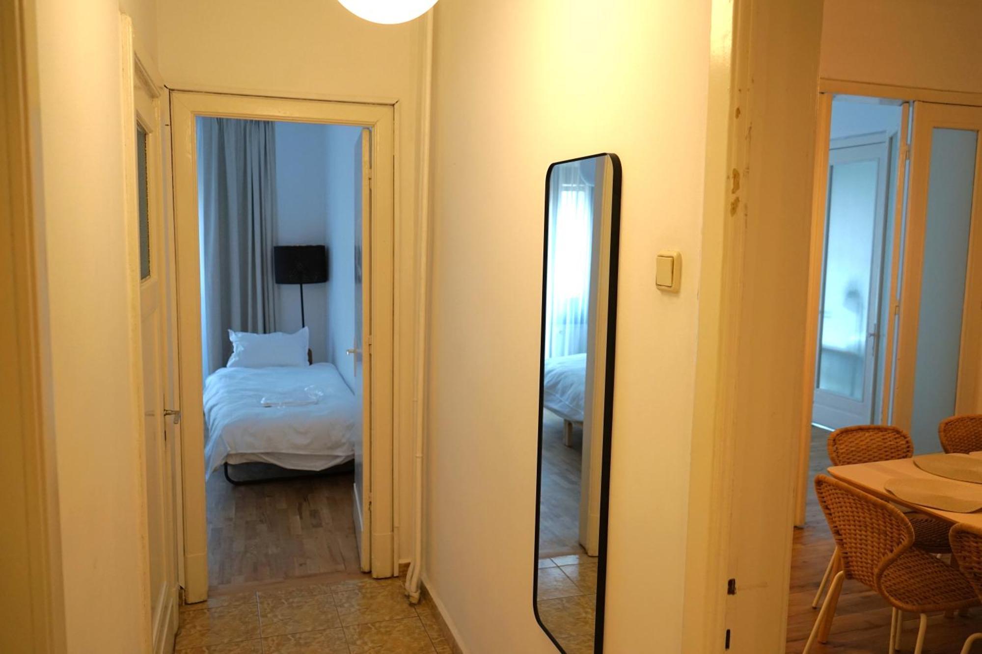 Spacious 3Br, 2Bt With 5 Balconies Bukarest Exteriör bild