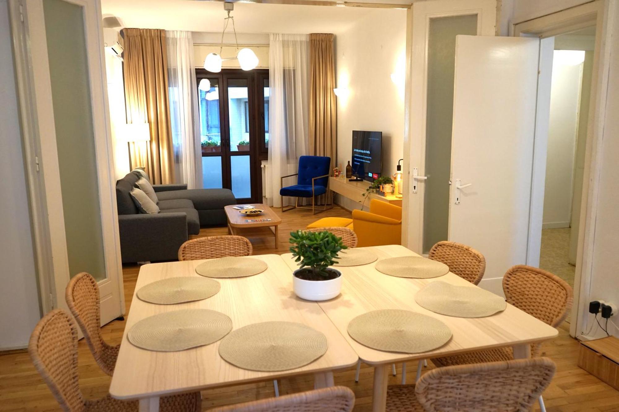 Spacious 3Br, 2Bt With 5 Balconies Bukarest Exteriör bild